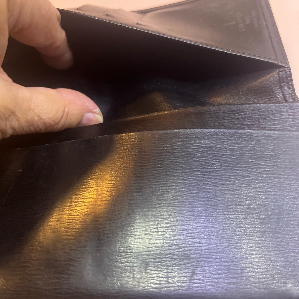 Louis Vuitton Black Wallet Epi Leather Wallet
LV bifold wallet LV cardholder - Picture 7 of 11